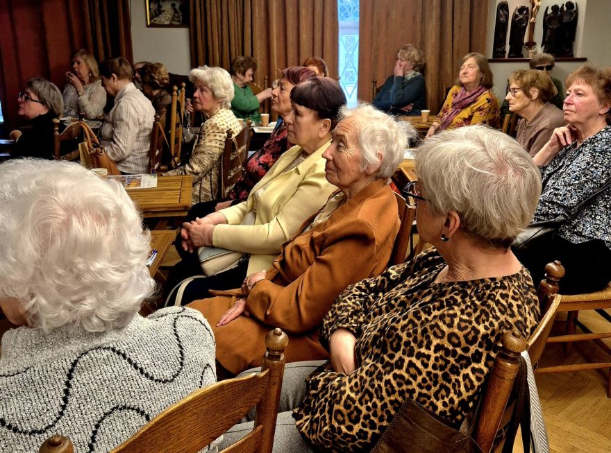 77 projekti un vairāk nekā 7000 senioru: milzīga interese par senioru skolu programmu