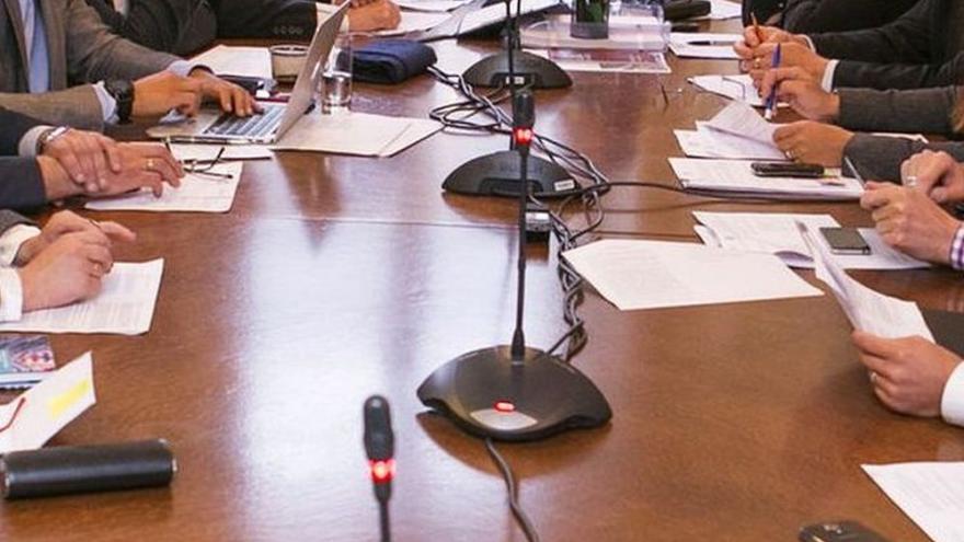 Attēls rakstam: Aptauja. Kādi darbi partijām būtu jādara vēlēšanu gadā?