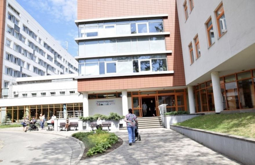 Bērnu slimnīcas Neatliekamās medicīnas centrā rekordliels pacientu skaits: mediķi aicina pastiprināti domāt par drošību