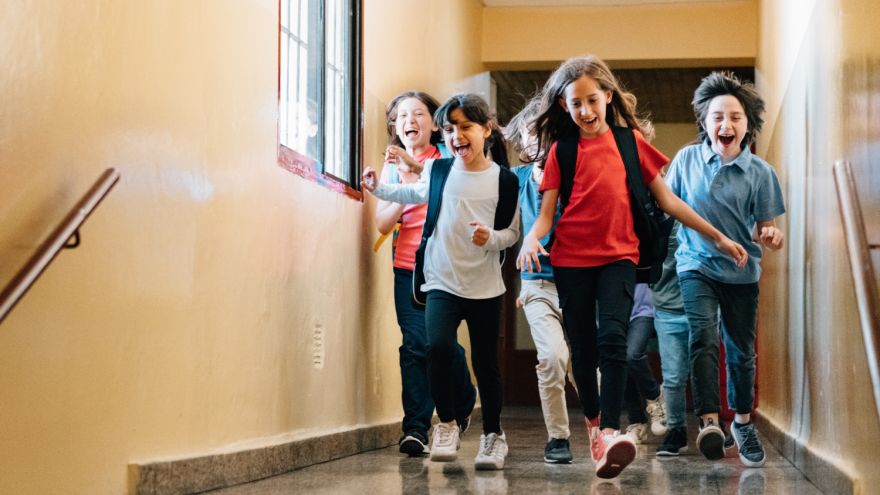 Cikos sāksies mācību stundas Olaines skolās? Vecāki ir nobalsojuši