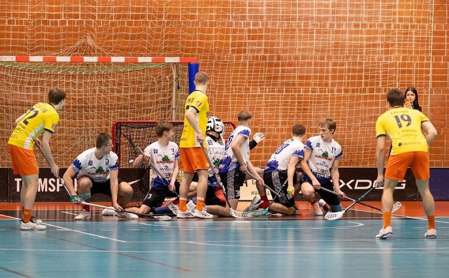 Florbola virslīgas ceturtdaļfināla sēriju pirmajās spēlēs Ulbrokai divas uzvaras, Ķekavai viena, Ādažiem neviena