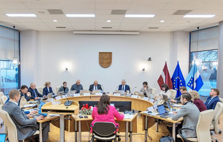 Kāda jēga finansēt partijas no valsts budžeta?