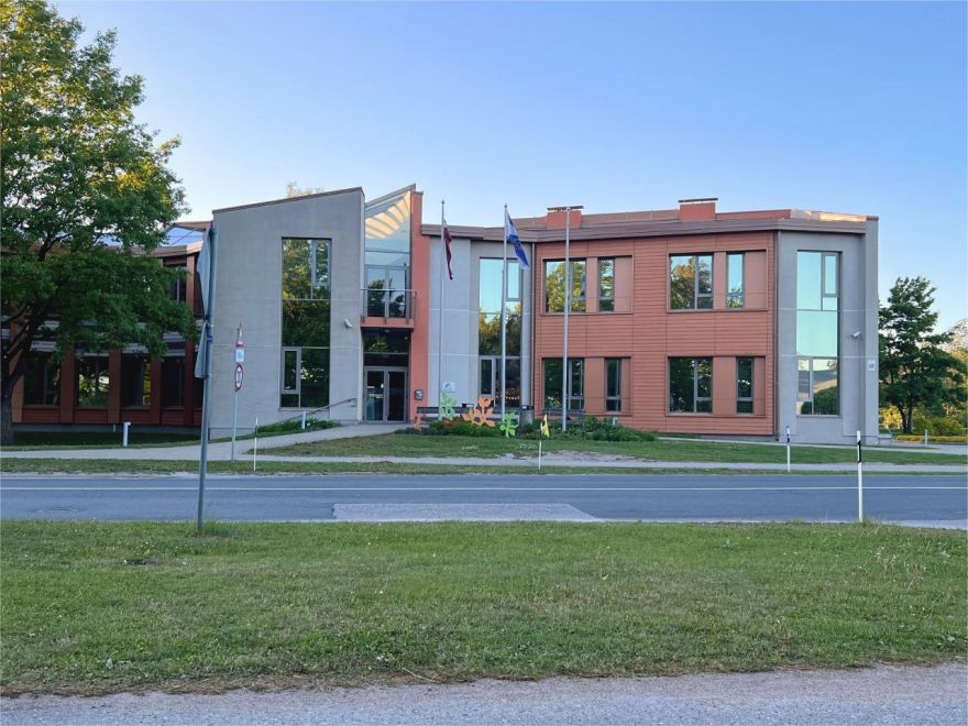 No malas jau viss izskatās skaisti... 3 skolotāju stāsti par notiekošo kādā Ādažu skolā nepatīkami pārsteidz