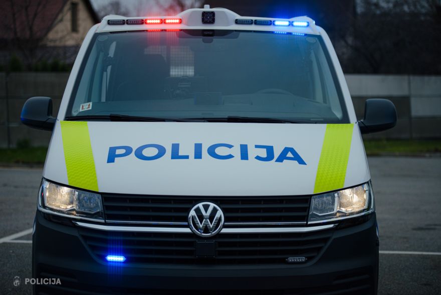 Pēc pamatīga "jandāliņa" Jūrmalas kafejnīcā agresīvs vīrietis nonāk aiz restēm