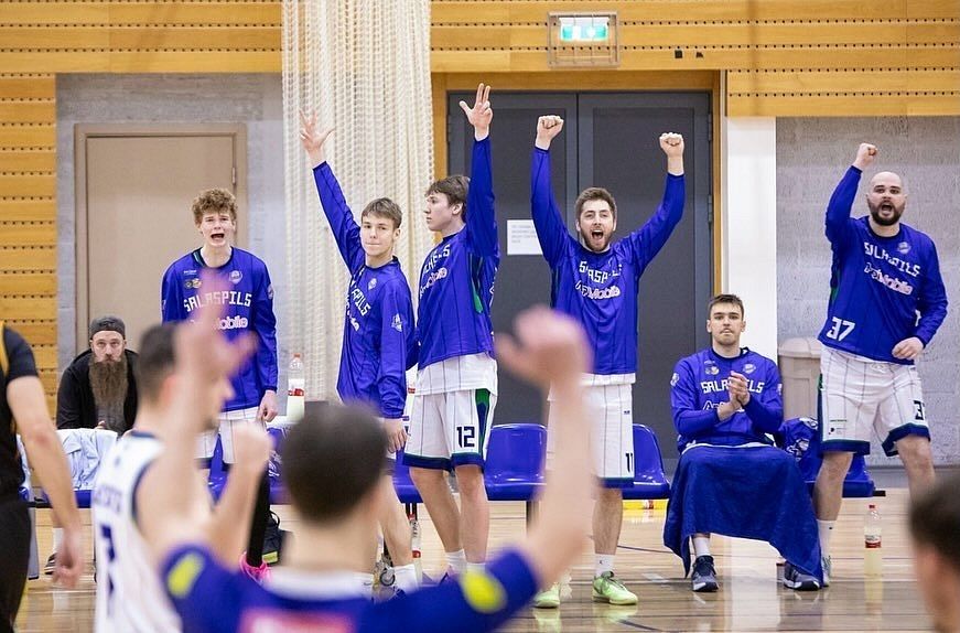 Salaspils basketbolisti uzvar Rīgā, zaudē Ādažos