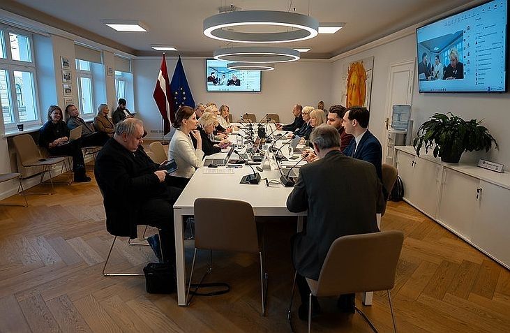 Valsts aizsardzības mācība turpmāk vidusskolēniem būs obligāta arī tālmācībā un neklātienē