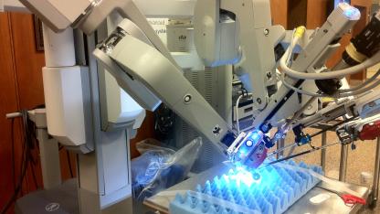 Attēls rakstam: Vēsturisks notikums medicīnā: Jūrmalas slimnīcā veiks pirmās robotasistētās operācijas Latvijā