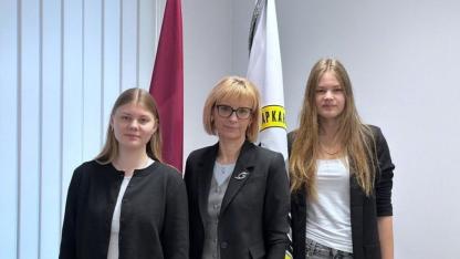 Attēls rakstam: VIDEO: Viss goda pjedestāls – Ādažu vidusskolas audzēkņiem pirmās trīs vietas KNAB video konkursā
